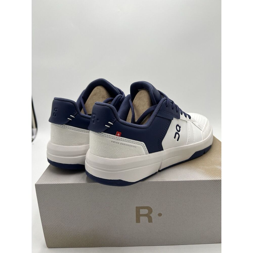 On The Roger Clubhouse Men Tennis Shoe Size 8.5 Color White & Acai New in Box * - Picture 4 of 10